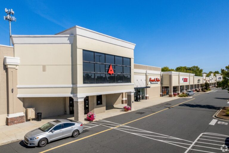 Northeast Plaza – 2375 Cherry Road
