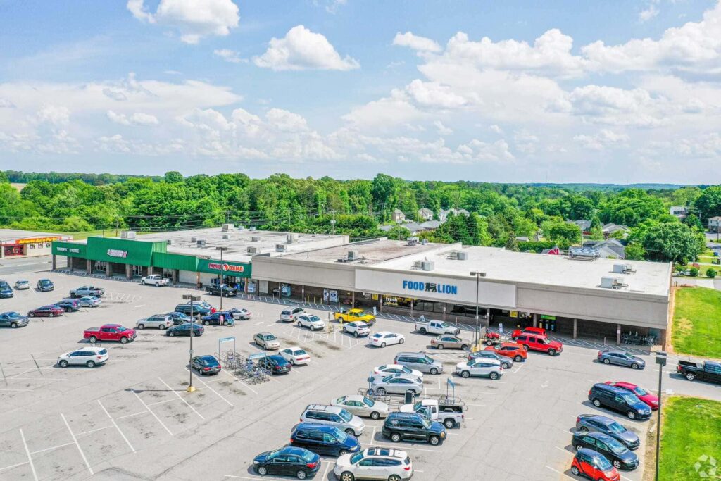Property photo 3 — Sunset Plaza