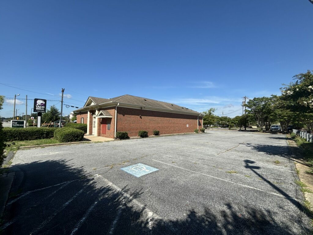 Property photo 3 — 1201 Summit Ave – Greensboro, NC