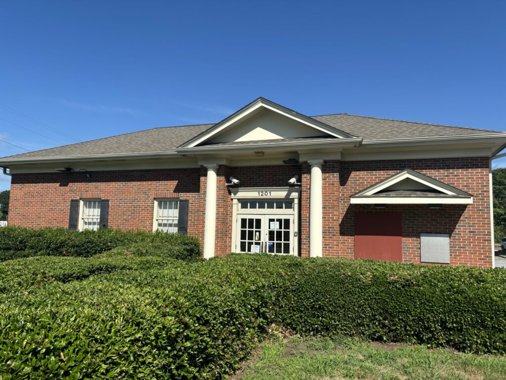 Property photo 4 — 1201 Summit Ave – Greensboro, NC