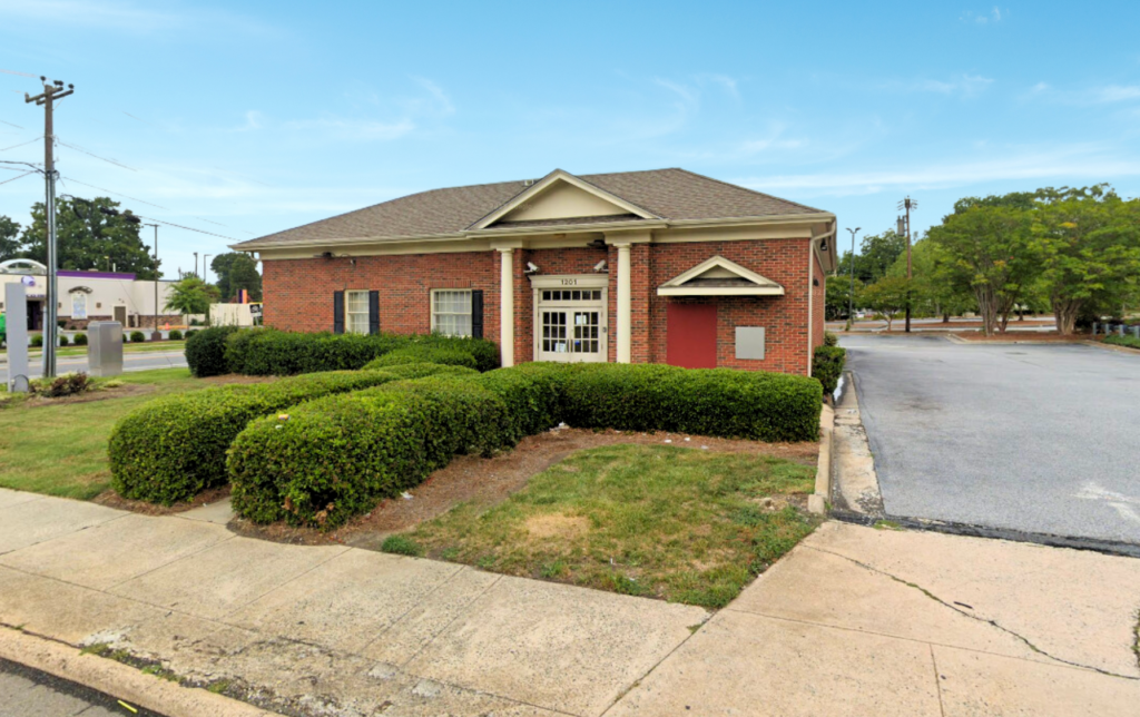 Property photo 1 — 1201 Summit Ave – Greensboro, NC